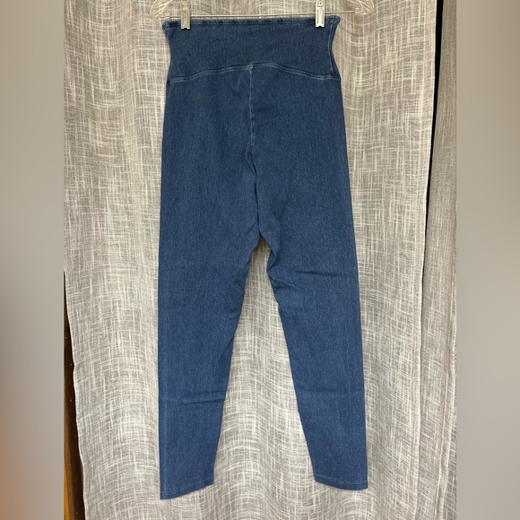 Yummie Denim shaping legging- Medium - Picture 7 of 8